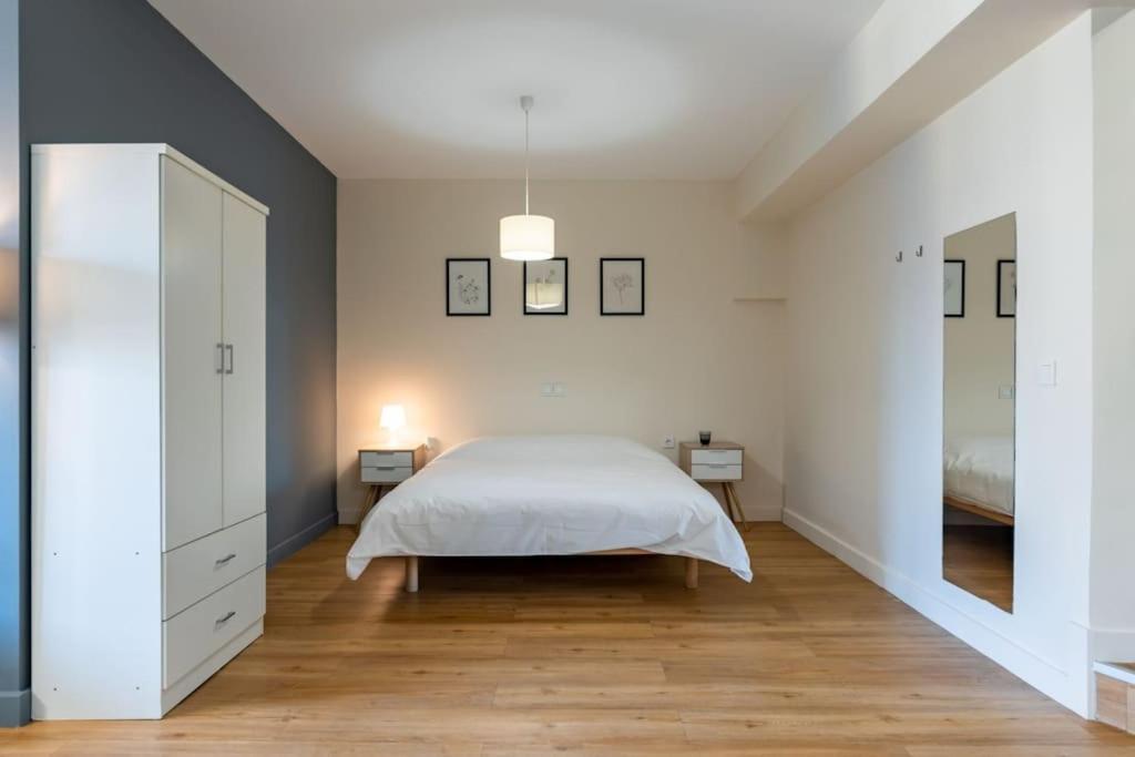 Large Comfy, Modern Studio 5 Min To Acropolis Atenas Exterior foto