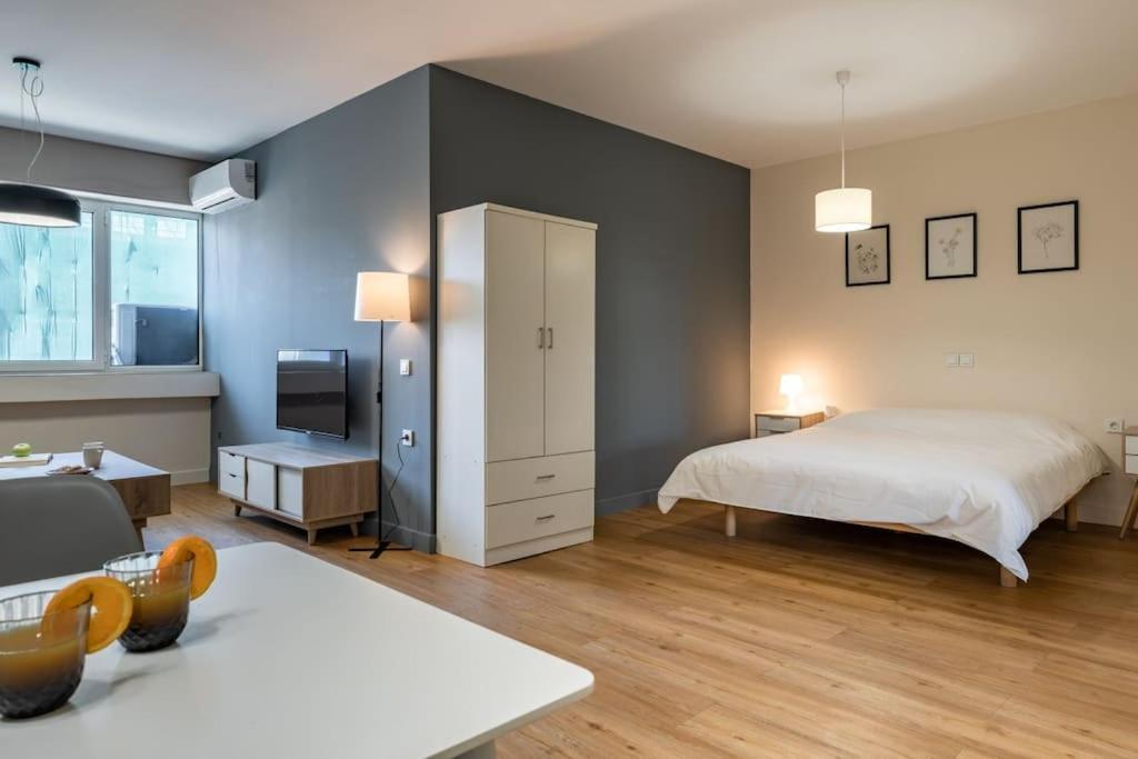 Large Comfy, Modern Studio 5 Min To Acropolis Atenas Exterior foto